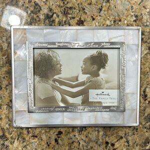 Hallmark NEW mother of pearl alabaster shell and brushed chrome frame, 4x6